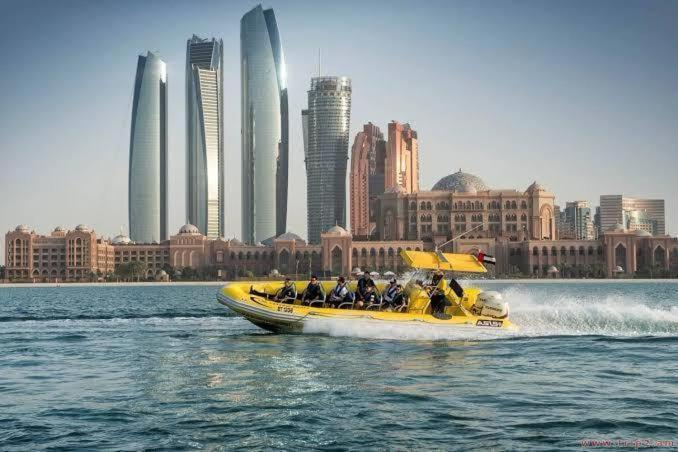 New Phenomenal With Sea View * Abu Dhabi
